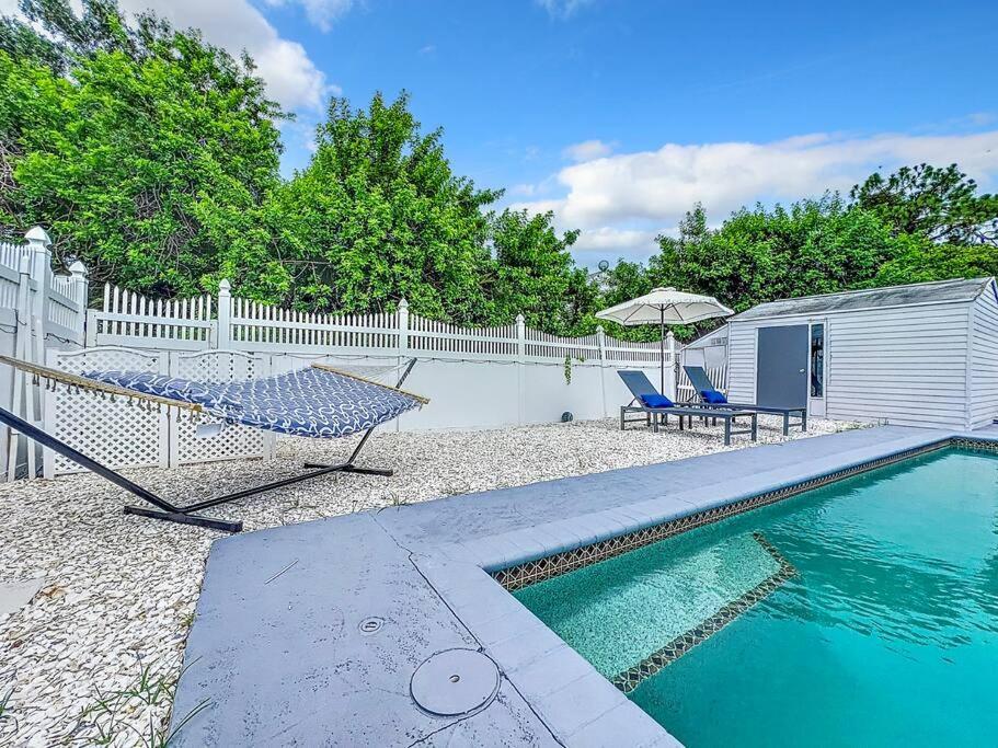 Poolside Paradise Near Siesta Key Beach Sarasota Exteriör bild