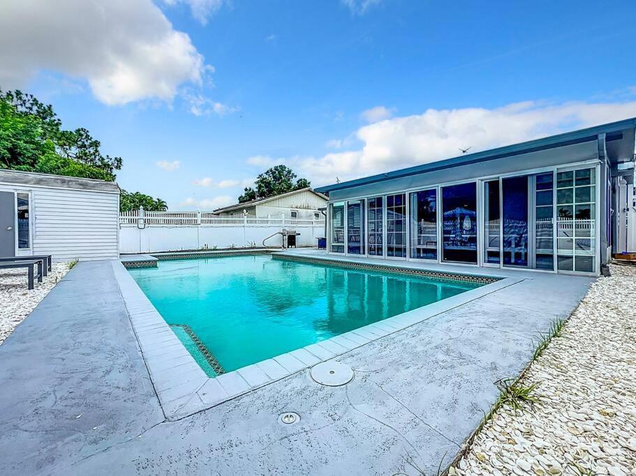 Poolside Paradise Near Siesta Key Beach Sarasota Exteriör bild